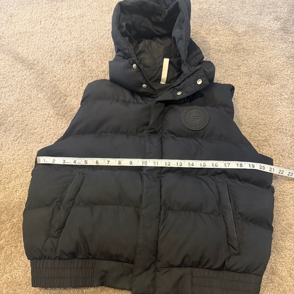Women's Fabletics Puffy winter vest - Picture 6 of 8
